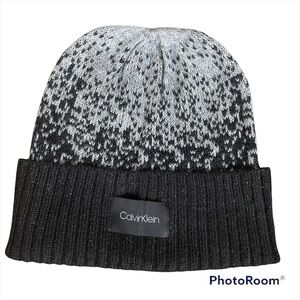 CALVIN KLEIN BLACK /SILVERY BEANIE